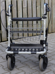 Chodítko pro seniory.