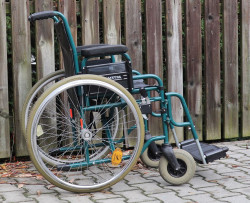 073-Mechanický invalidní vozík Meyra.