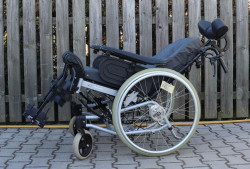 Mechanický invalidní vozík 