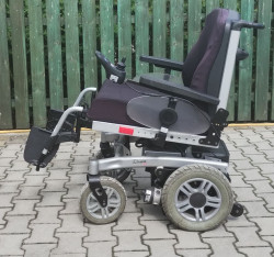 Invalidní vozík