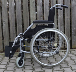 Mechanický invalidní vozík Meyra.