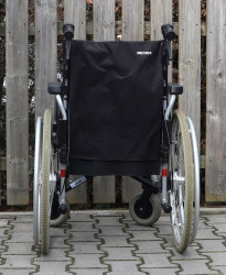 Mechanický invalidní vozík Meyra.