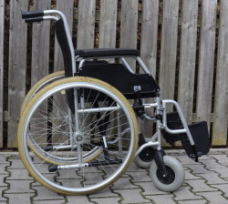 Mechanický invalidní vozík Meyra.