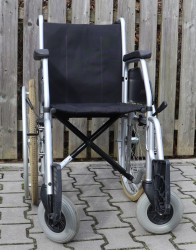 Mechanický invalidní vozík Meyra.