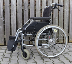 Mechanický invalidní vozík Meyra.