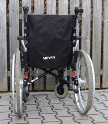 Mechanický invalidní vozík Meyra.