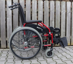 Mechanický invalidní vozík Meyra.