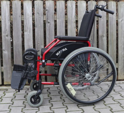 Mechanický invalidní vozík Meyra.