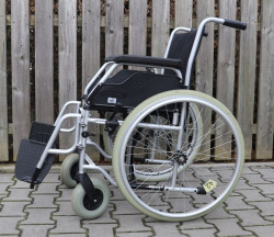 Mechanický invalidní vozík Meyra.