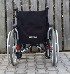 Mechanický invalidní vozík Meyra.