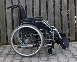 Mechanický invalidní vozík Meyra.