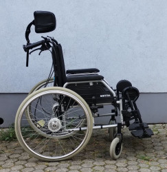 Mechanický invalidní vozík Meyra.