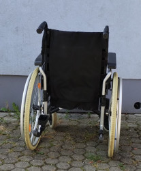 Mechanický invalidní vozík Meyra.