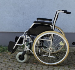 Mechanický invalidní vozík Meyra.