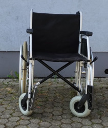 Mechanický invalidní vozík Meyra.