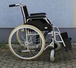 Mechanický invalidní vozík Meyra.