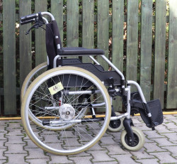 Mechanický invalidní vozík Meyra.