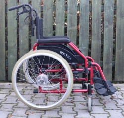 Mechanický invalidní vozík Meyra.