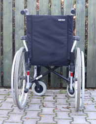 Mechanický invalidní vozík Meyra.