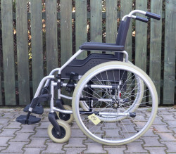 Mechanický invalidní vozík Meyra.