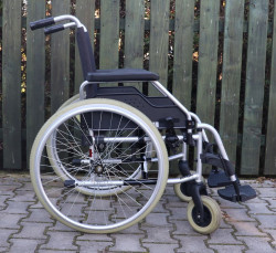 Mechanický invalidní vozík Meyra.