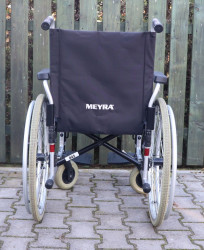 Mechanický invalidní vozík Meyra.