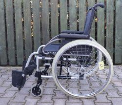 Mechanický invalidní vozík Meyra.