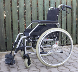 Mechanický invalidní vozík Meyra.