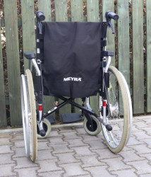 Mechanický invalidní vozík Meyra.