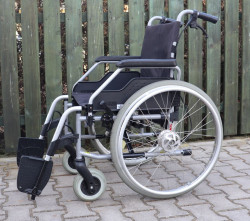 Mechanický invalidní vozík Meyra.