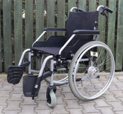 Mechanický invalidní vozík Meyra.