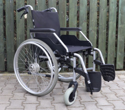 Mechanický invalidní vozík Meyra.