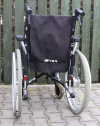 Mechanický invalidní vozík Meyra.