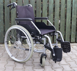 Mechanický invalidní vozík Meyra.