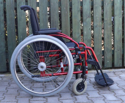 Mechanický invalidní vozík Meyra.