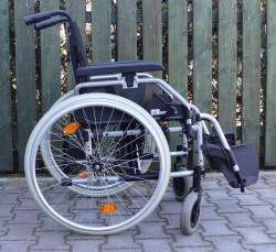 Mechanický invalidní vozík Meyra.