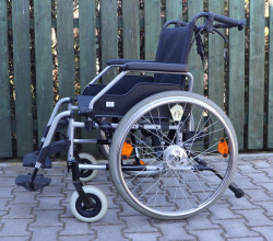 Mechanický invalidní vozík Meyra.