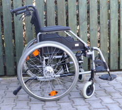 Mechanický invalidní vozík Meyra.