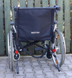 Mechanický invalidní vozík Meyra.