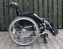 Invalidní vozík