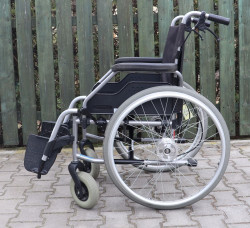 Invalidní vozík