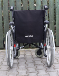 Invalidní vozík