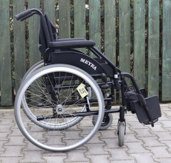 Invalidní vozík