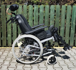 Invalidní vozík