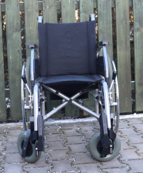 Invalidní vozík