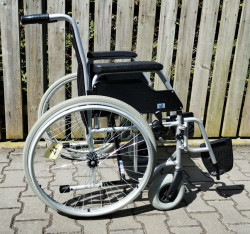 Invalidní vozík