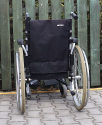 Invalidní vozík