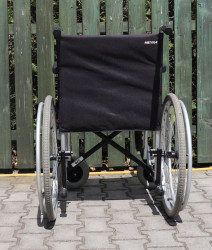 Invalidní vozík