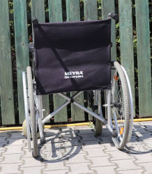 Invalidní vozík