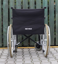 Invalidní vozík